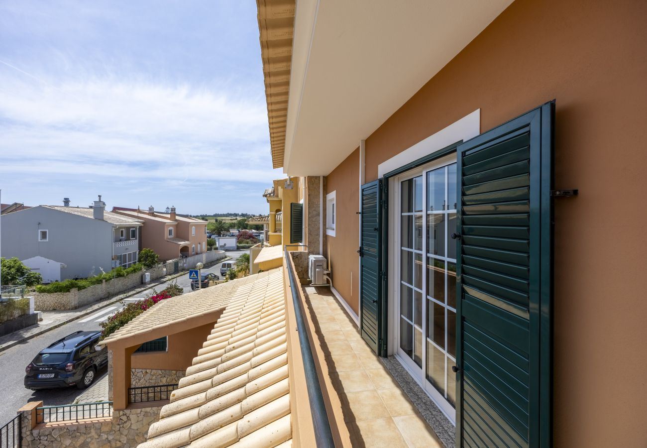 Casa geminada em Odiáxere - Casa da Torre by Seewest